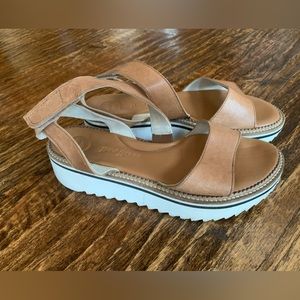 Paul Green Brown Leather Dede Platform Sandals